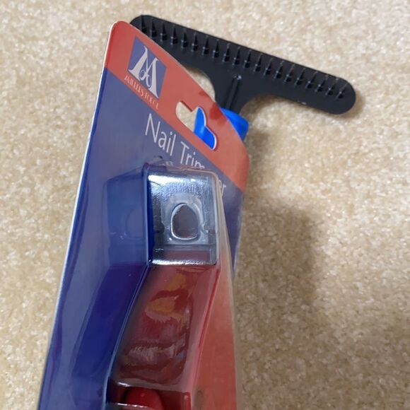 Nail Trimmer & Grooming Rake - Picture 2 of 4